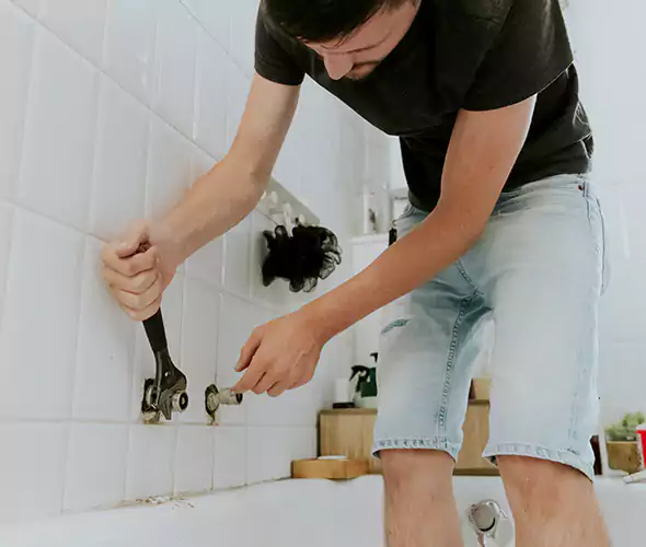 Affordable Bathtub Faucet Replacement in Mastic: Choose Experienced Local Technicians
