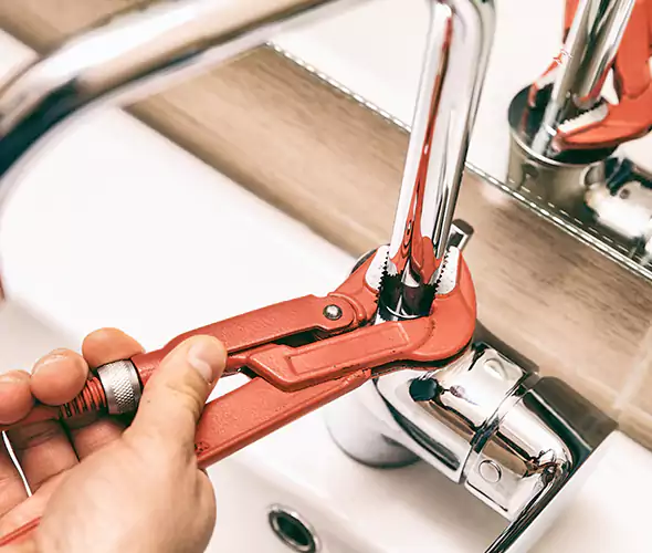 Expert Leak Repair Plumber in Mastic, NY
